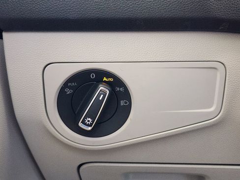 Used 2023 Volkswagen Tiguan SEL R-Line image 21