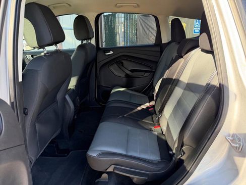 Used 2016 Ford Escape SE image 31