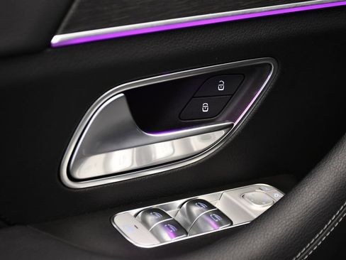 Used 2025 Mercedes-Benz GLE 350 4MATIC image 38