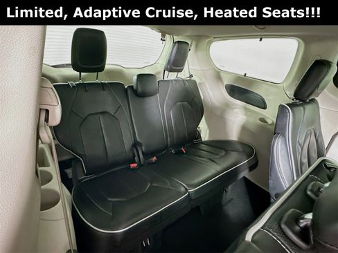 Used 2024 Chrysler Pacifica Limited image 29
