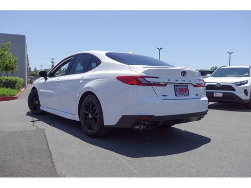 Used 2025 Toyota Camry SE w/ Convenience Package FWD image 8