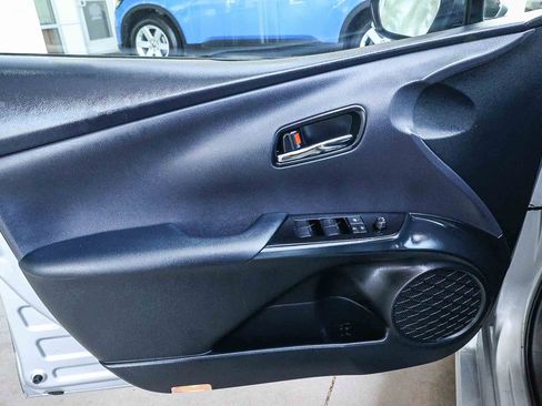 Used 2022 Toyota Prius Prime XLE image 26