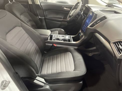 Used 2022 Ford Edge SE image 12