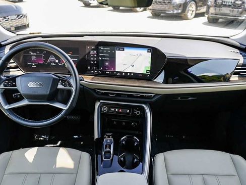 Used 2025 Audi Q5 Premium w/ Convenience Package AWD/4WD image 12