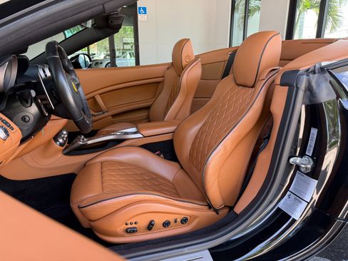 Used 2012 Ferrari California image 26