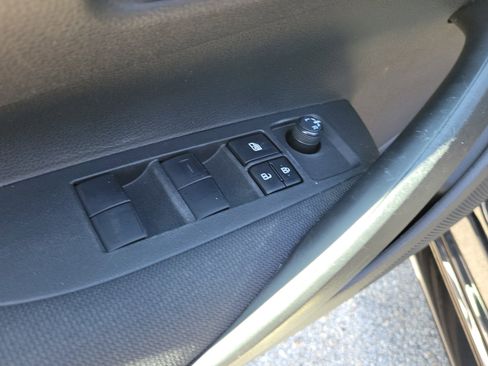 Used 2021 Toyota Corolla LE FWD image 20