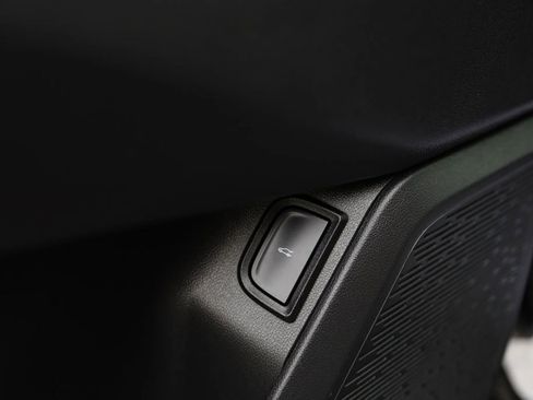 Used 2026 Chevrolet Equinox LT w/ Convenience Package II image 13