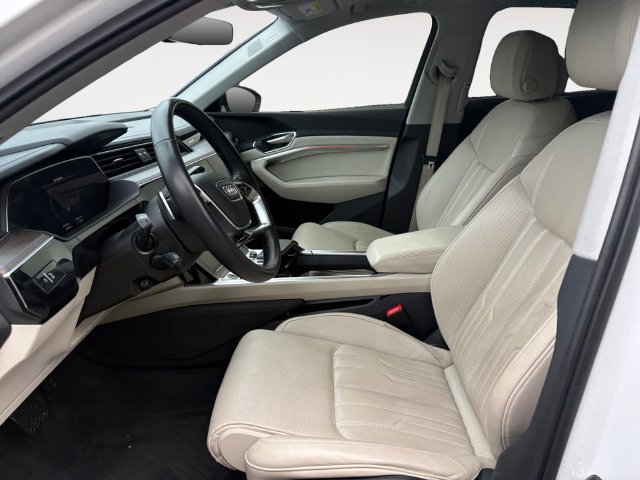 Used 2021 Audi e-tron Prestige w/ Prestige Package AWD/4WD image 9