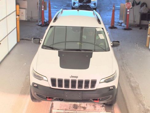 Used 2022 Jeep Cherokee Trailhawk w/ Comfort/Convenience Group image 2