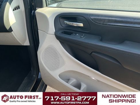Used 2017 Dodge Grand Caravan SE FWD image 10