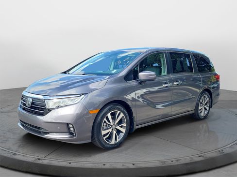 Certified 2024 Honda Odyssey Touring image 3