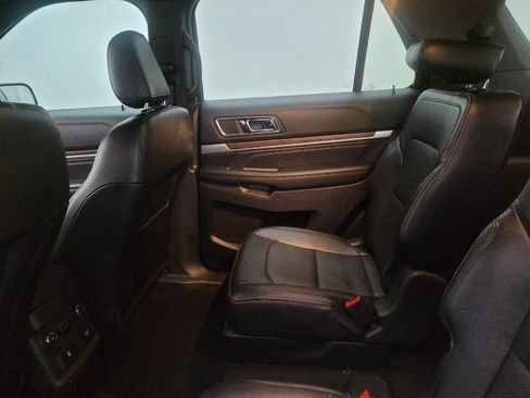 Used 2019 Ford Explorer Limited image 18