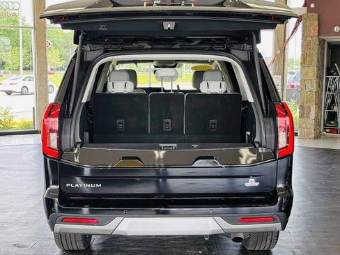 Used 2025 Ford Expedition Platinum w/ Driver's Package AWD/4WD image 11