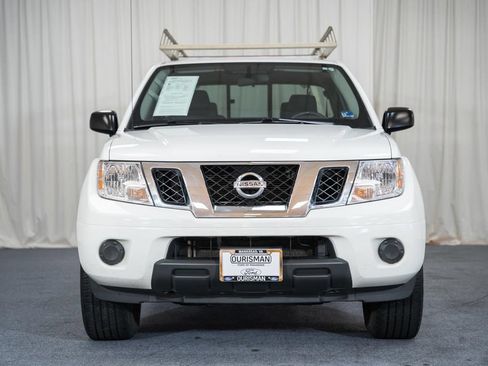 Used 2021 Nissan Frontier SV RWD image 2
