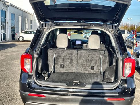 Used 2023 Ford Explorer XLT w/ Equipment Group 202A image 25