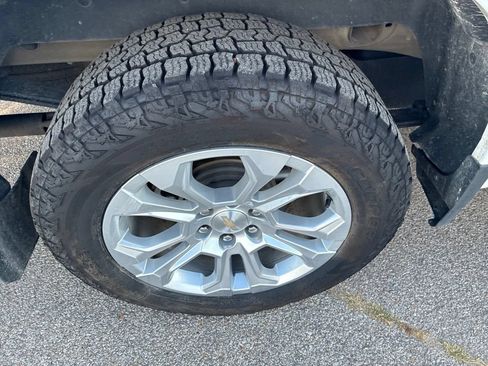 Used 2022 Chevrolet Silverado 1500 LTZ AWD/4WD image 9