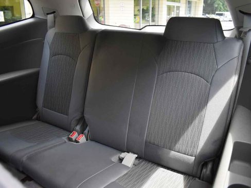 Used 2017 Chevrolet Traverse LS FWD image 14