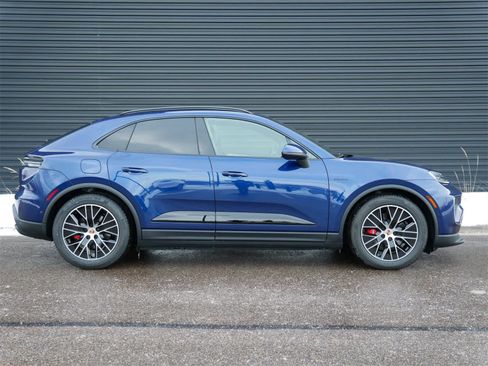 New 2025 Porsche Macan 4S Electric image 25