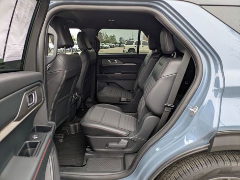 Certified 2025 Ford Explorer ST-Line w/ Premium Package image 29