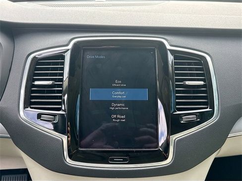 Used 2022 Volvo XC90 T5 Momentum w/ Advanced Package image 36