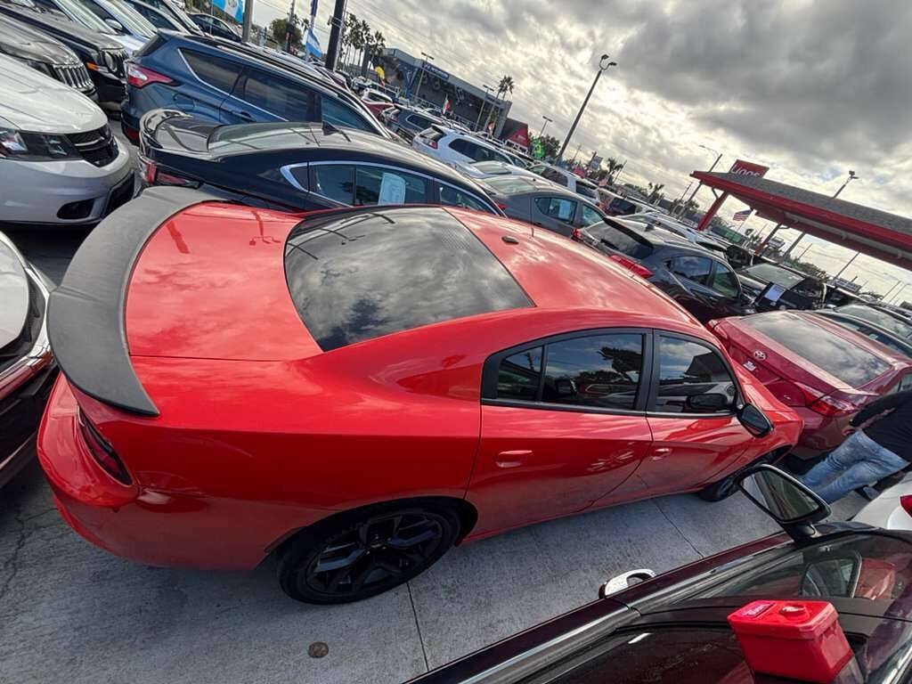 Used 2022 Dodge Charger SXT w/ Blacktop Package RWD image 9