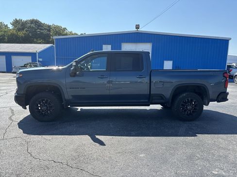 Used 2025 Chevrolet Silverado 2500 LTZ w/ LTZ Plus Package AWD/4WD image 13