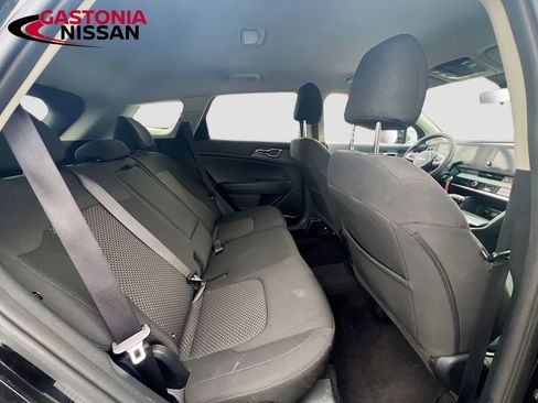 Used 2024 Kia Sportage LX image 32