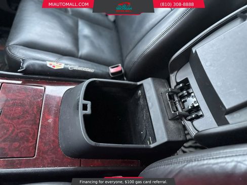 Used 2010 Cadillac Escalade Luxury image 16