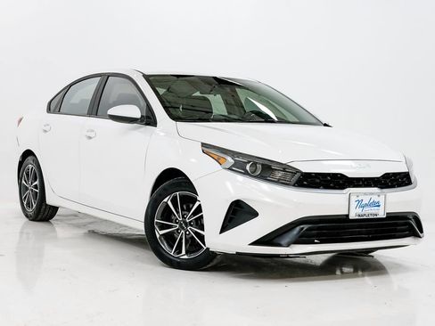 Used 2022 Kia Forte LXS image 5
