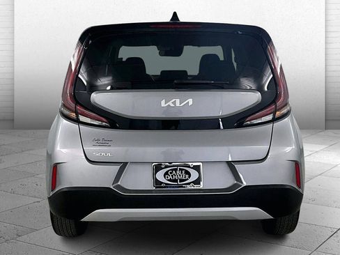 Used 2025 Kia Soul LX FWD image 6