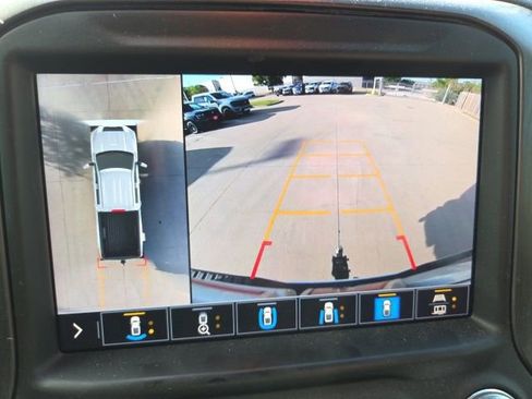 Used 2022 GMC Sierra 2500 AT4 w/ AT4 Premium Plus Package image 7