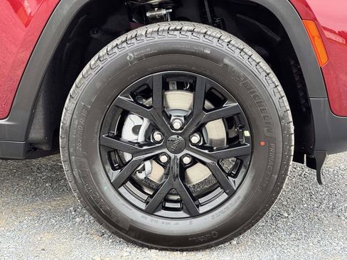 New 2025 Jeep Grand Cherokee Altitude AWD/4WD image 24