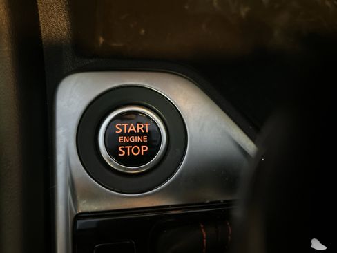 Used 2025 Nissan Sentra SR w/ SR Premium Package image 37