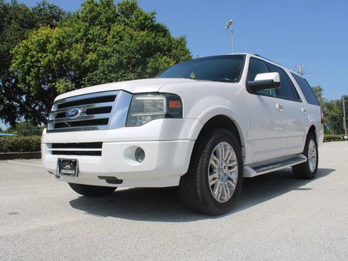 Used 2011 Ford Expedition Limited RWD image 4