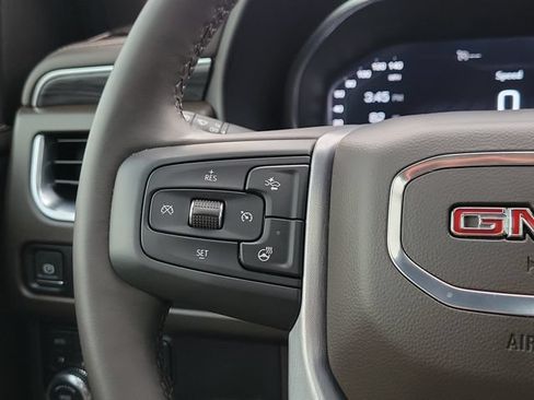 Used 2023 GMC Yukon SLT w/ SLT Premium Package AWD/4WD image 13
