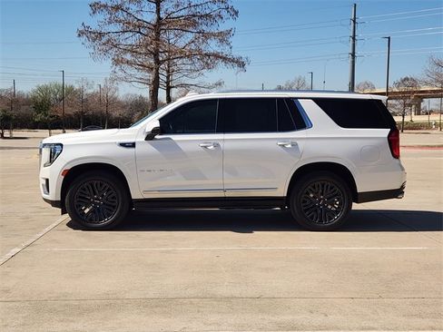 Used 2022 GMC Yukon Denali w/ Denali Premium Package image 4