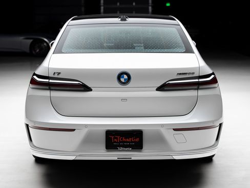Used 2023 BMW i7 xDrive60 AWD/4WD image 26