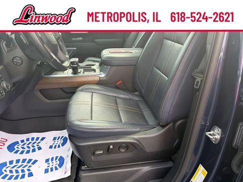 Used 2022 Chevrolet Silverado 1500 High Country w/ High Country Premium Package AWD/4WD image 22