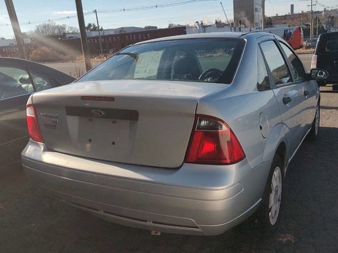 Used 2007 Ford Focus SES image 4