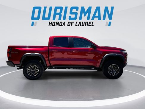 Used 2024 Chevrolet Colorado ZR2 w/ Safety Package AWD/4WD image 9