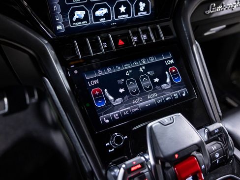 Used 2022 Lamborghini Urus image 43