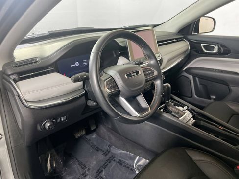 Used 2022 Jeep Compass Limited w/ Elite Group AWD/4WD image 9