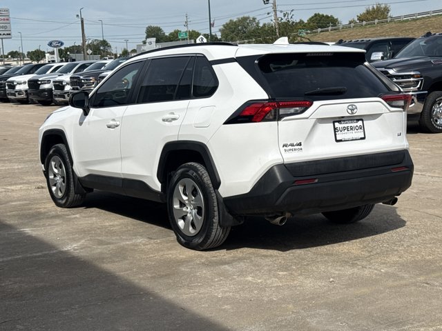 Used 2021 Toyota RAV4 LE FWD image 11