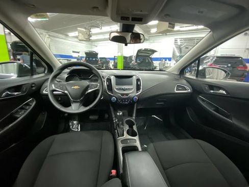Used 2016 Chevrolet Cruze LT w/ Convenience Package FWD image 27