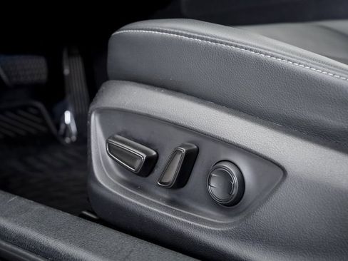 Used 2019 Toyota Camry XSE image 11