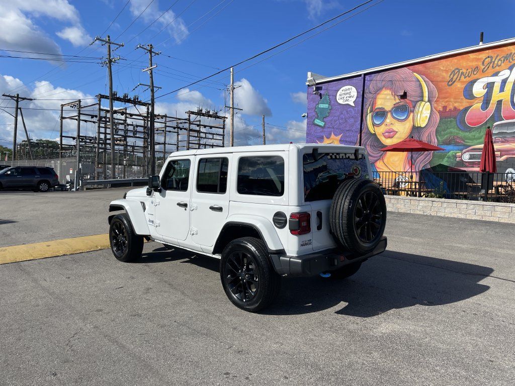 Certified 2024 Jeep Wrangler Unlimited Sahara AWD/4WD image 3