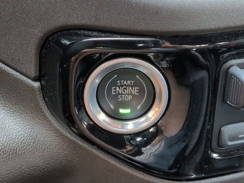 Used 2022 Chevrolet Silverado 1500 LTZ w/ LTZ Convenience Package II image 27