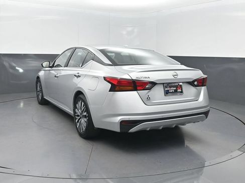 Used 2025 Nissan Altima 2.5 SV FWD image 24