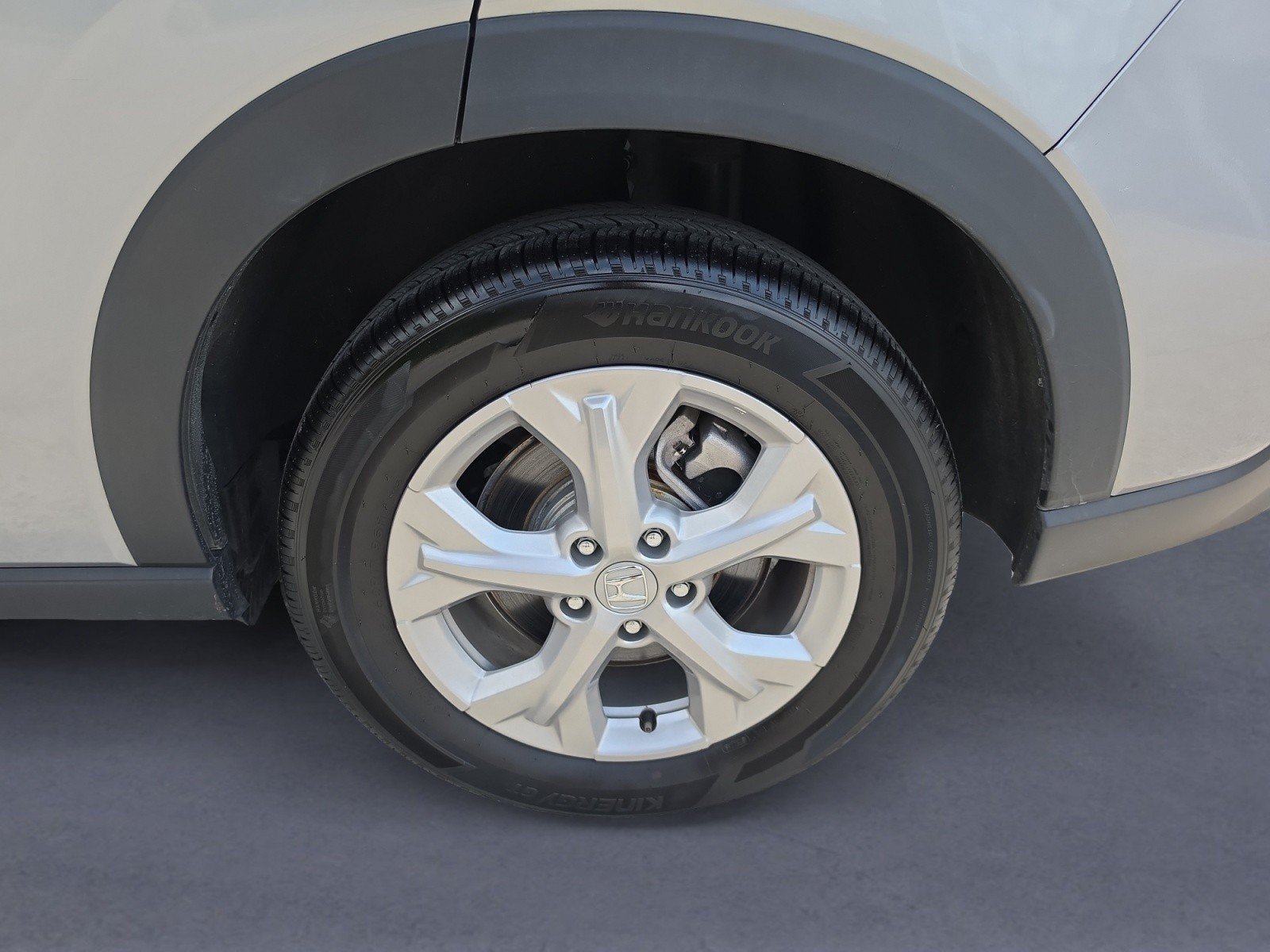 Certified 2025 Honda HR-V LX image 26