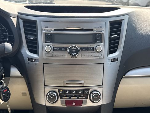 Used 2011 Subaru Outback 2.5i Premium AWD/4WD image 11